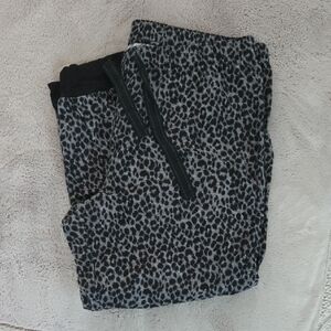Old Navy Gray Leopard Print Pants